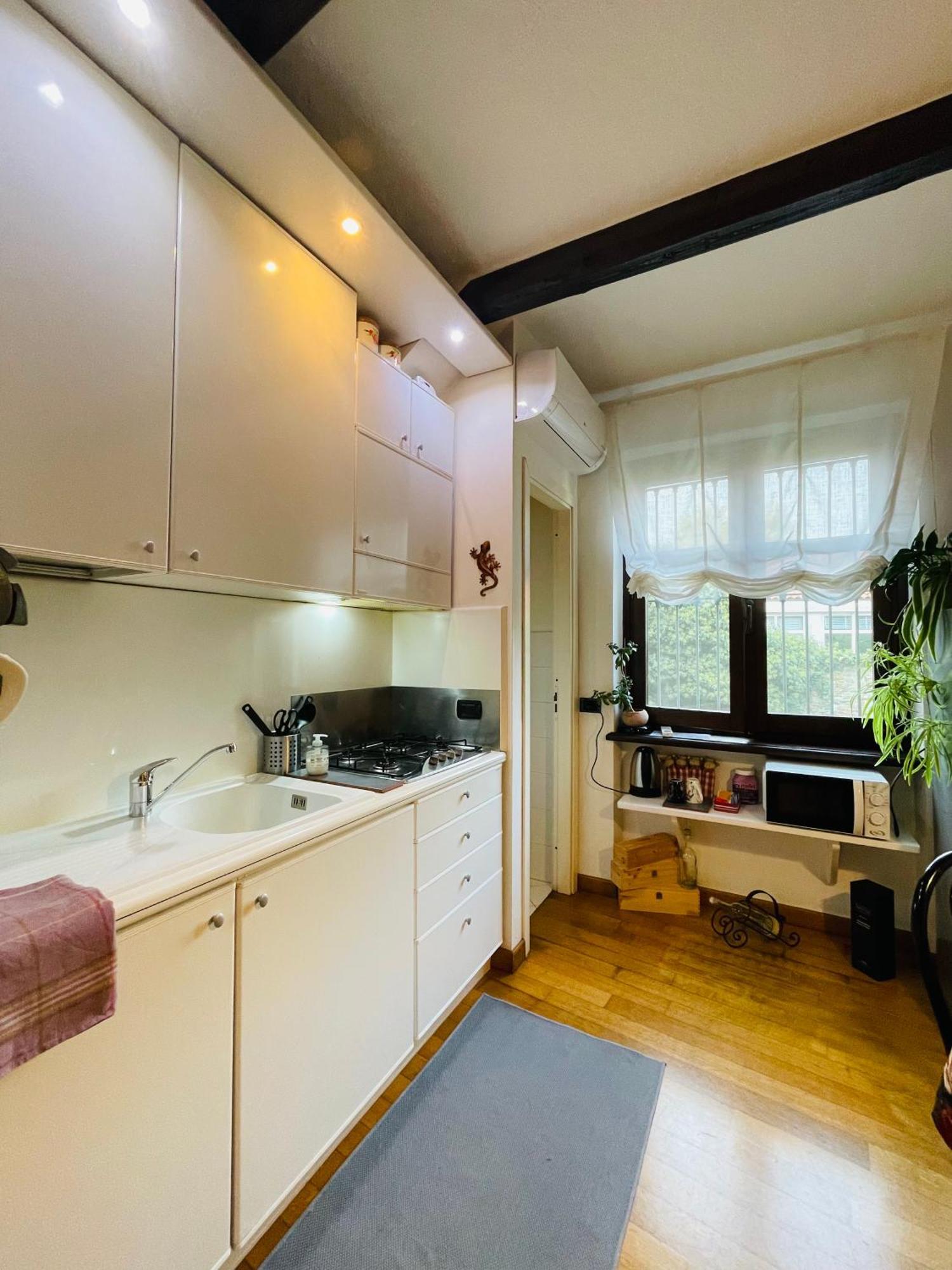 Casa Caroli, Charme E Comfort Nel Cuore Di Alba Bagian luar foto
